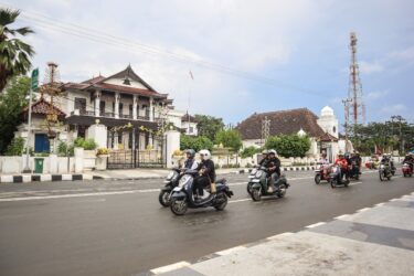 WhatsApp Image 2025-10-14 at 10.00.02