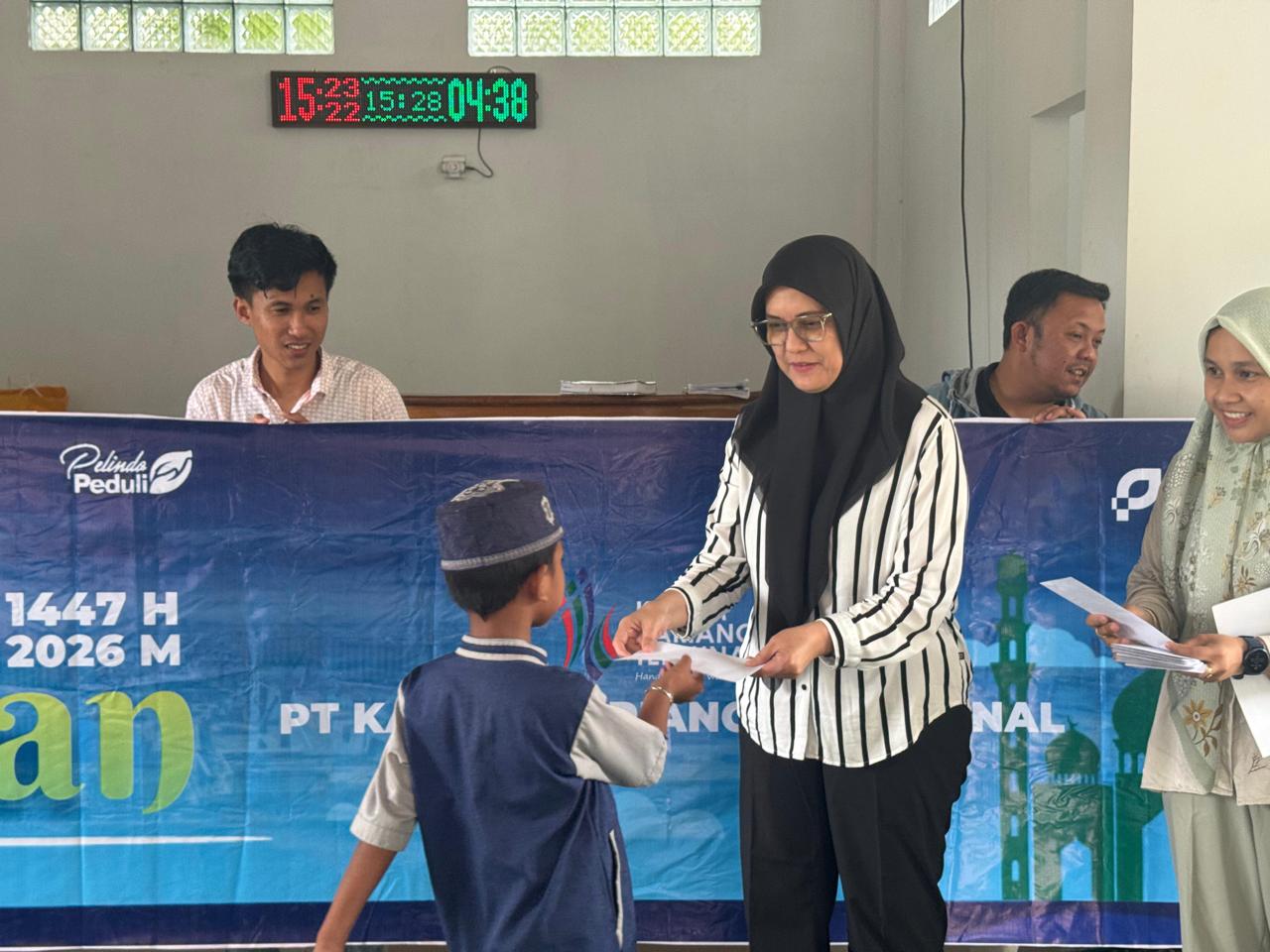 KKT Gelar Pelindo Berbagi Ramadan 2026, Santuni Anak Yatim hingga Salurkan Sembako untuk TKBM