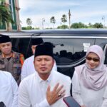 Gubernur Kaltim Kembalikan Kendaraan Dinas, Tekankan Efisiensi Usai Salat Idulfitri di Islamic Center Samarinda