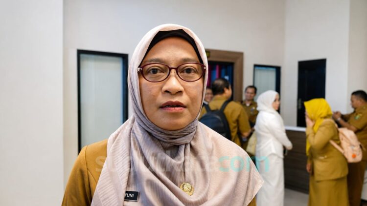 Sekretaris Daerah Provinsi Kalimantan Timur Sri Wahyuni saat dimintai keterangan terkait "Pertimbangan Tambah Hari WFA ASN" oleh Awak Media. Foto: iN/sudutkata.com