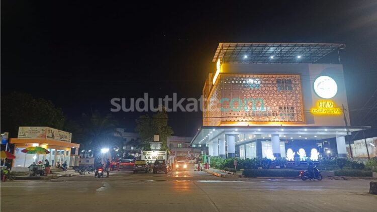 RSUD Inche Abdoel Moeis Samarinda menjadi salah satu fokus peninjauan DPRD Samarinda dalam percepatan penyusunan Raperda Pencegahan dan Penanggulangan TBC-HIV. Regulasi tersebut disiapkan sebagai langkah memperkuat deteksi dini, pengobatan, dan upaya eliminasi TBC serta HIV/AIDS menuju target nasional 2030.