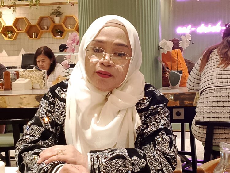 Anggota Komisi IV DPRD Kaltim, Syahariah Mas'ud Pada saat wawancara terkait "Minimnya Fasilitas Perpustakaan yang ada di Sekolah. (Foto: iN/sudutkata.com)
