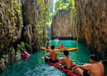 Goa Gumantung Maratua Tawarkan Wisata Danau Air Payau Eksotis, Dikelola Mandiri oleh Warga