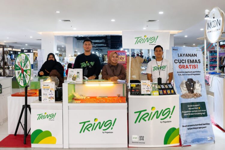 Pegadaian Area Samarinda menggelar Bazar dan Literasi Emas di Bigmall Samarinda sebagai bagian dari upaya meningkatkan literasi investasi emas dan inklusi keuangan masyarakat. Rangkaian kegiatan telah berlangsung di Bigmall Samarinda pada 3–9 Juli 2026 dan Mall Pelayanan Publik (MPP) Samarinda pada 24 Juli 2026. Selanjutnya, kegiatan serupa akan kembali digelar di Kantor Balai Kota Samarinda pada 3–4 Agustus 2026. (Foto: HO Pegadaian / Istimewa)