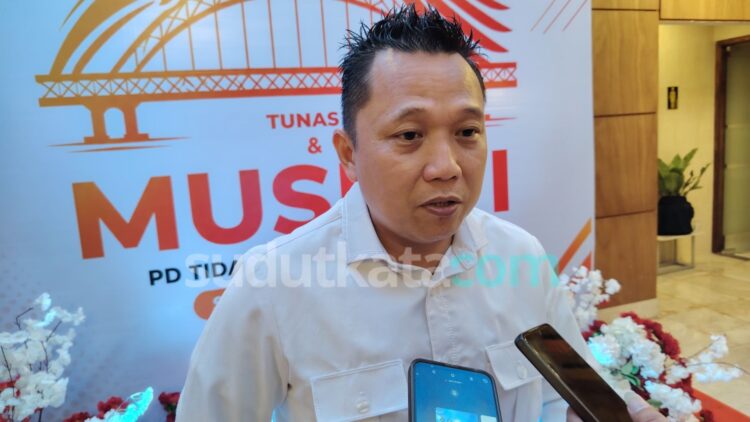 Deni Hakim Anwar