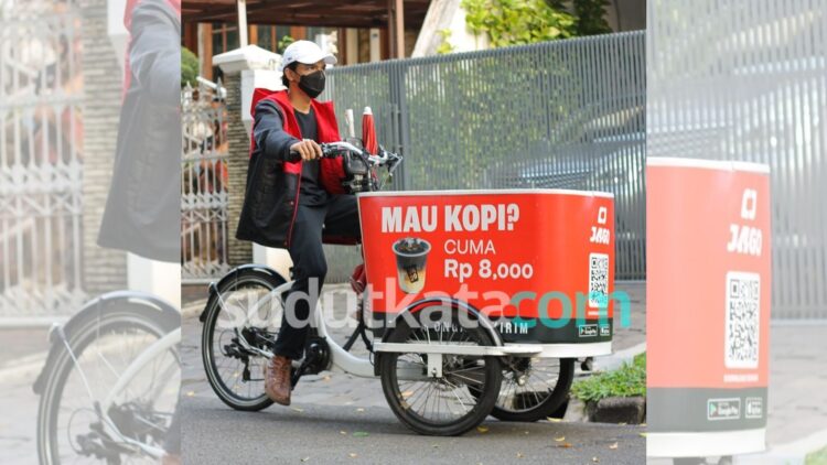 Gerobak kopi menjadi salah satu usaha kecil yang menjamur di sejumlah kawasan Kota Samarinda. DPRD Samarinda mendorong pemerintah menata lokasi dan jam operasional pedagang agar aktivitas usaha tetap berjalan tanpa mengganggu fungsi ruang publik.