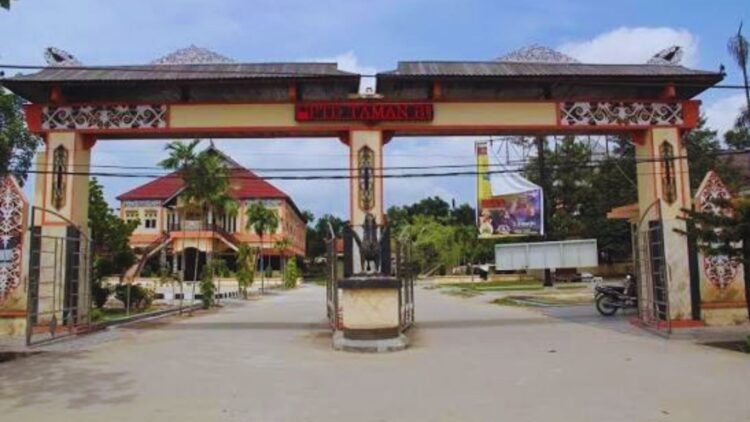 Gerbang utama UPTD Taman Budaya Kalimantan Timur di Samarinda. (ist)