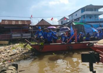 Demokrat Samarinda Bersihkan Sungai Karang Mumus Lewat Gerakan Langit Biru