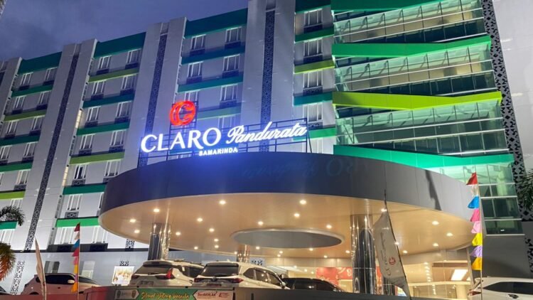 Hotel Claro Pandurata Samarinda yang berada di Jalan Wahid Hasyim, Kompleks Gelora Kadrie Oening, Samarinda, tampil dengan konsep bangunan modern. Hotel ini menghadirkan beragam fasilitas akomodasi dan kuliner serta menawarkan sejumlah promo menarik sepanjang September 2026. (Foto: iN/sudutkata.com)