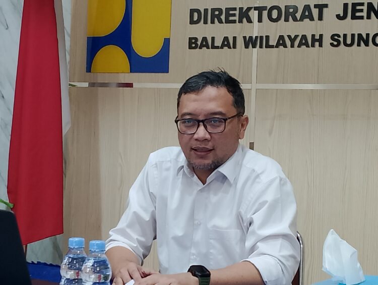 Kepala BWS Kalimantan IV Samarinda Andri Rachmanto Wibowo saat diwawancara di Samarinda. (Foto: Indra/sudutkata.com)