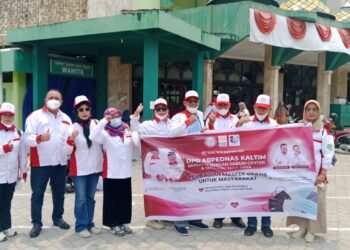 ABPEDNAS Kaltim dan Harum Center Kembali Bagikan 2.000 Masker di Tenggarong