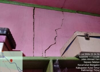 Rumah Warga Sepaso Selatan Retak, Getaran Blasting KPC Disorot
