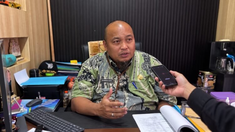 Kabid Permukiman Dinas Perkim Kutai Timur, H. Mohammad Noor saat diwawancarai di Ruang Kerjanya, Kamis (10/9/2026)