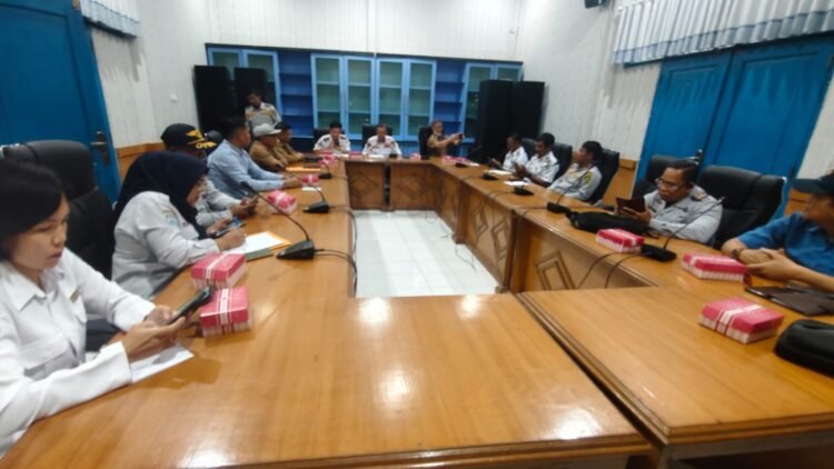 Suasana rapat koordinasi di Kantor Dishub Kutim, Senin (21/9/2026).