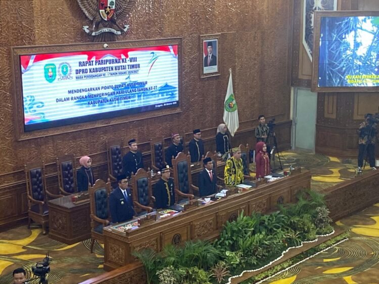 Rapat Paripurna ke-8 Masa Persidangan I DPRD Kutim Tahun Sidang 2026/2027, Kamis (8/10/2026), dipimpin langsung oleh Bupati Kutai Timur (Kutim) Ardiansyah Sulaiman